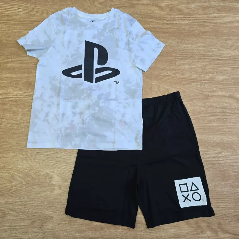 Conjunto blanco y negro de Play Station