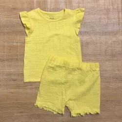 Conjunto color amarillo 