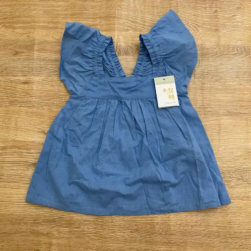 Conjunto color azul con flores 