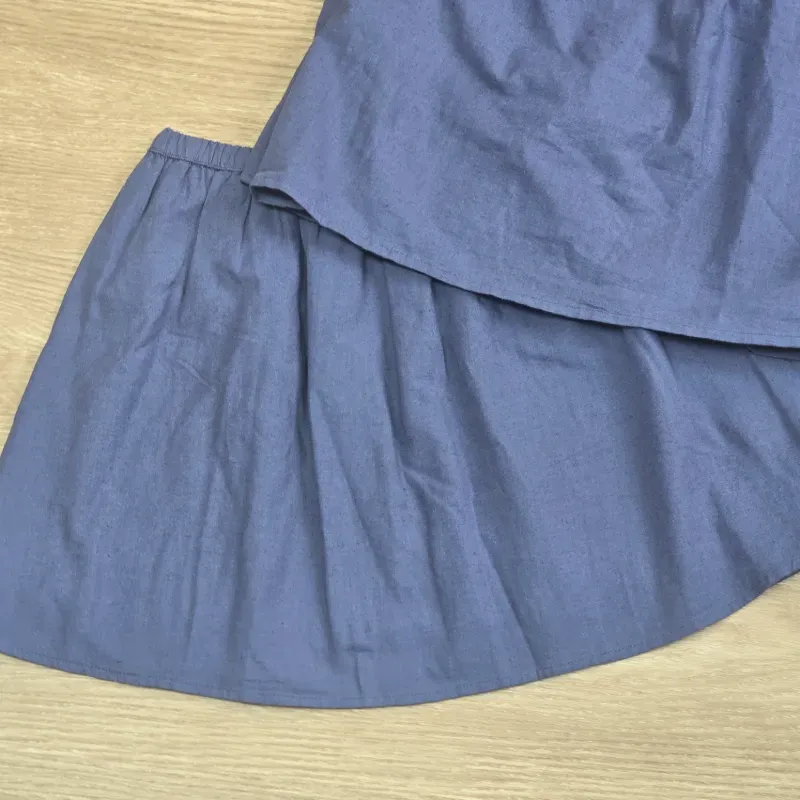 Conjunto color azul con flores