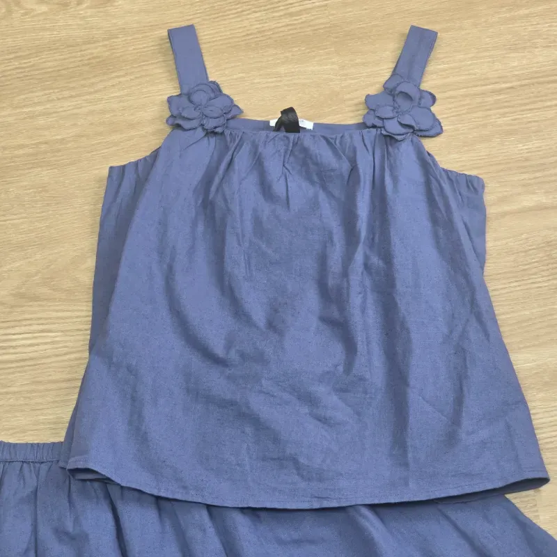 Conjunto color azul con flores