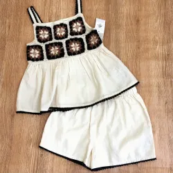 Conjunto color crema con parte tejida 
