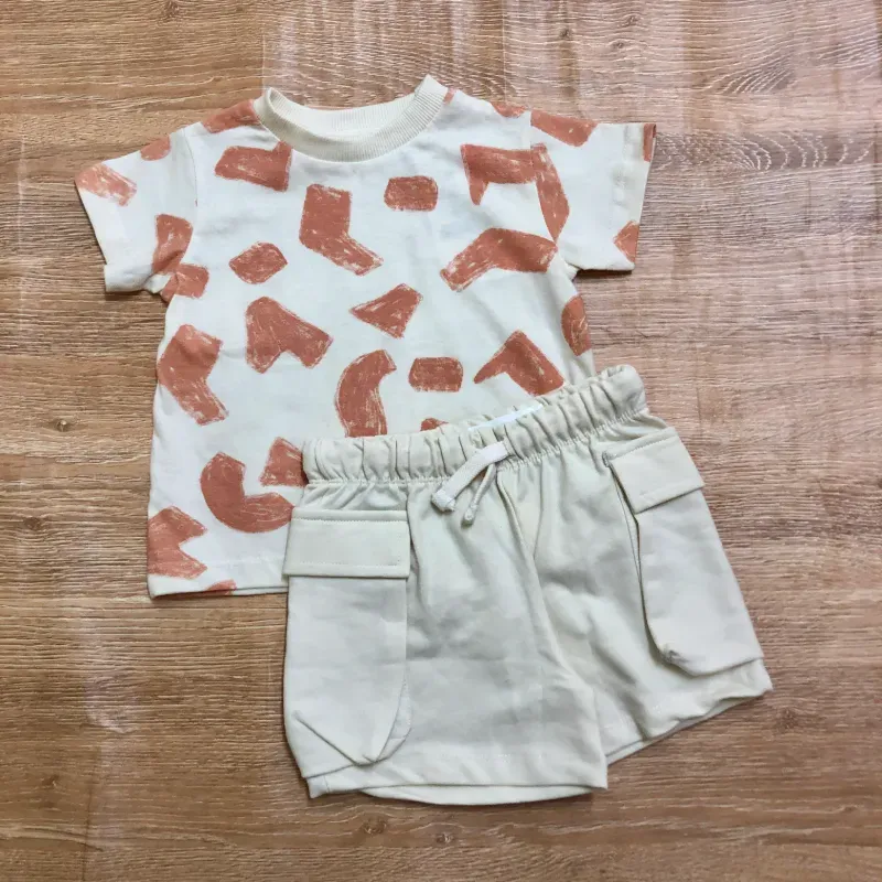 Conjunto color crema y terracota 