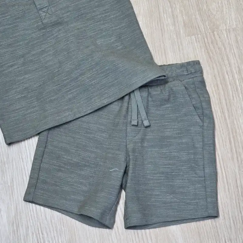 Conjunto color verde olivo de polo