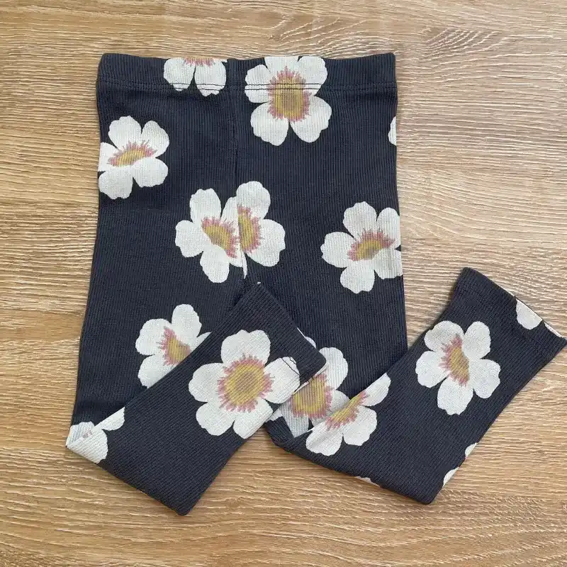 Conjunto con leggins de flores