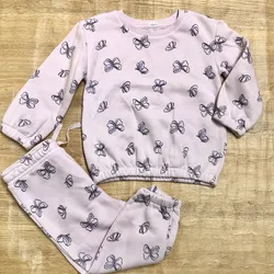 Conjunto con mariposas color lila 