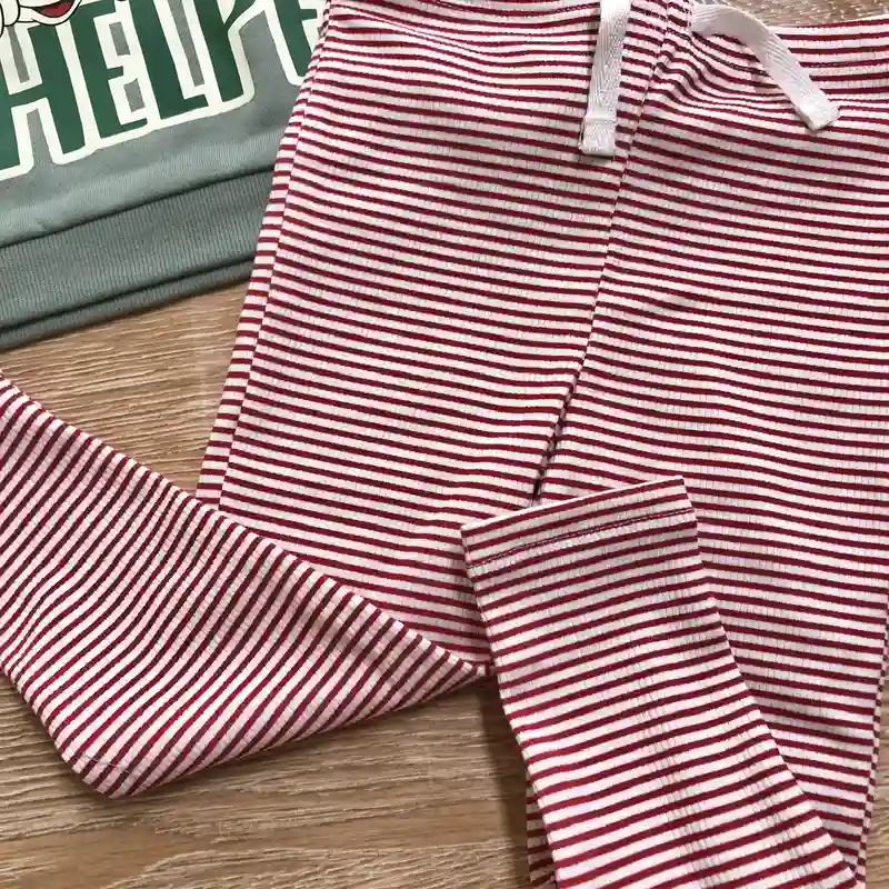 Conjunto con Mickey Mouse "Santa's Helper"