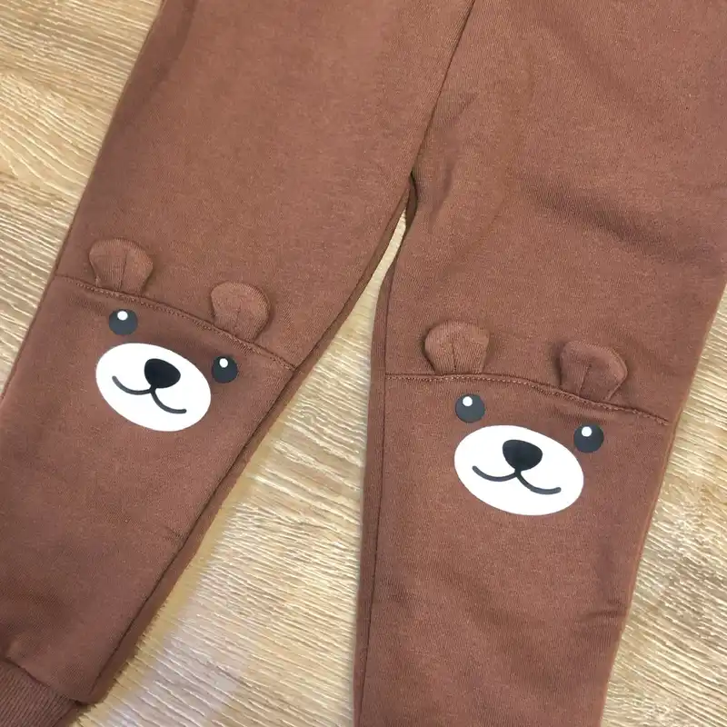 Conjunto con osos color marrón 