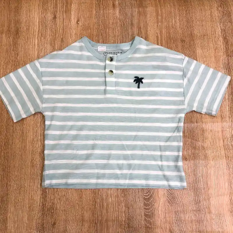 Conjunto con pulóver de rayas