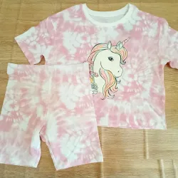 Conjunto con unicornio rosado