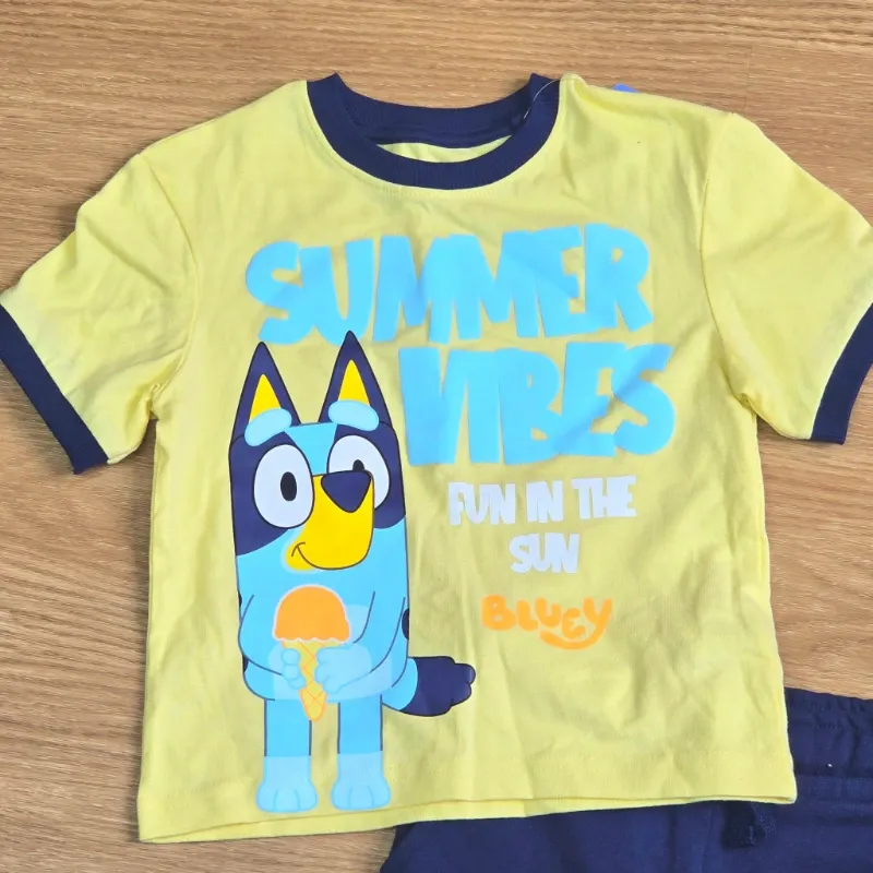 Conjunto de Bluey color azul y amarillo