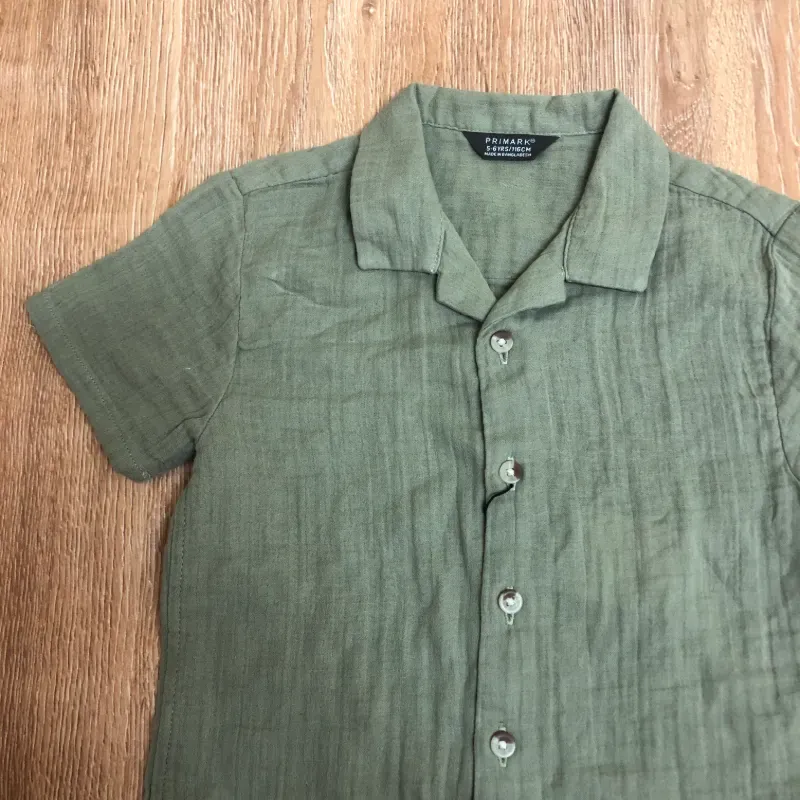 Conjunto de camisa color verde