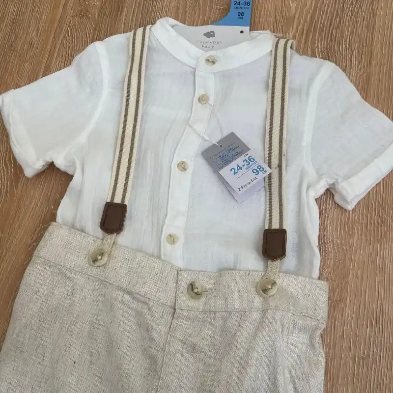 Conjunto de camisa con short de tirantes 