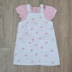 Conjunto de Overol con melocotones y pulover color rosado