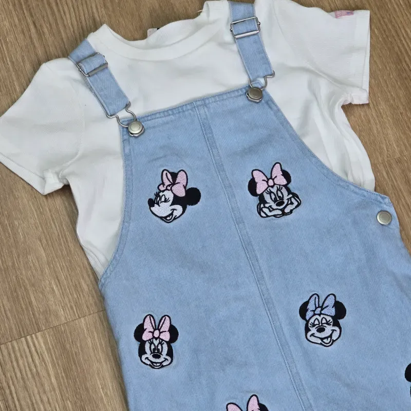 Conjunto de Overol de saya y pulover blanco De Minnie Mouse