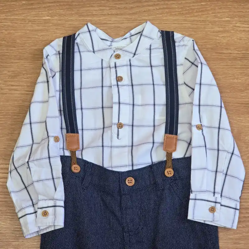 Conjunto de pantalón elegante y camisa