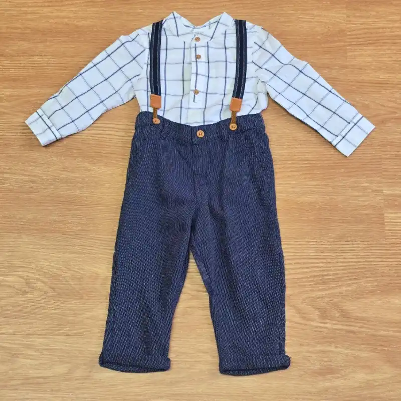 Conjunto de pantalón elegante y camisa