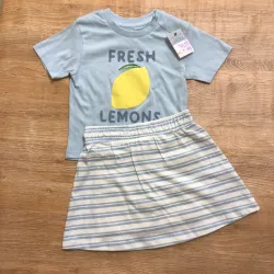 Conjunto de pulóver y saya color azul 