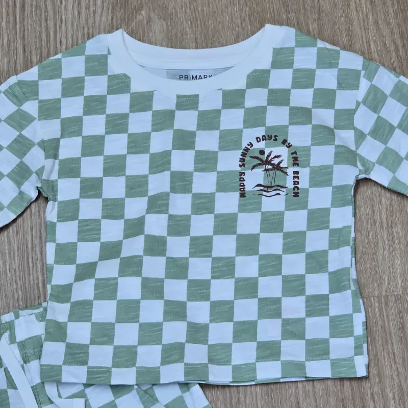 Conjunto de pulover y short de cuadros verdes Veraniego