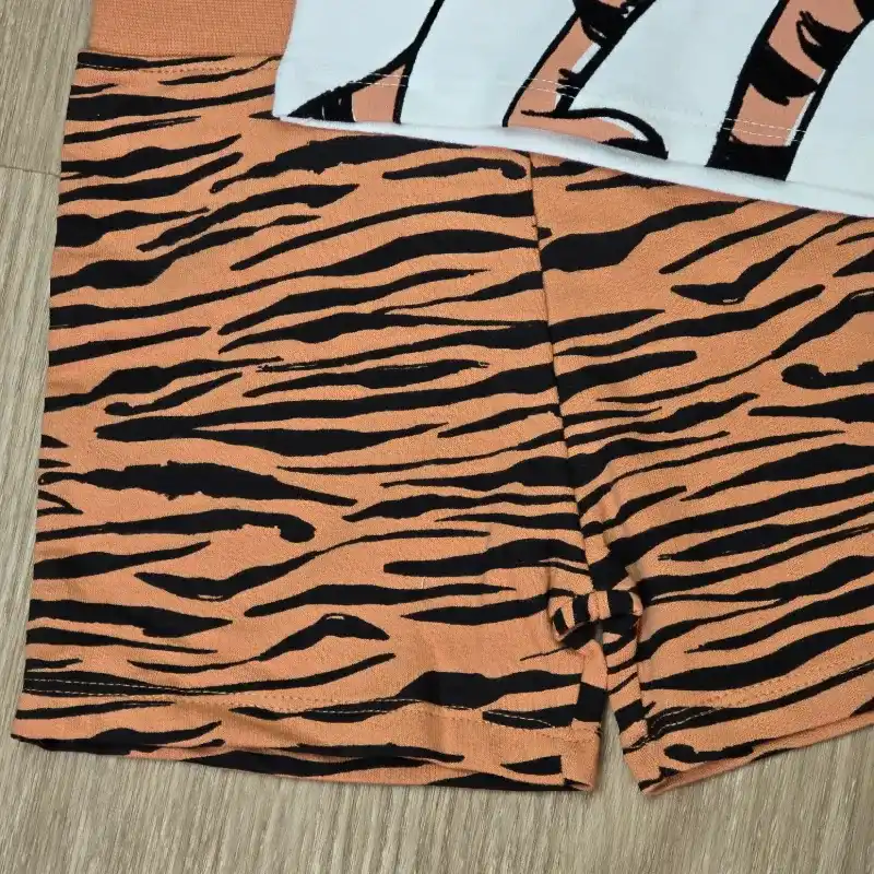 Conjunto de Tiger color blanco y Naranja