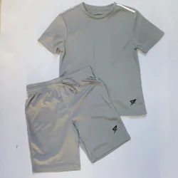 Conjunto deportivo color gris