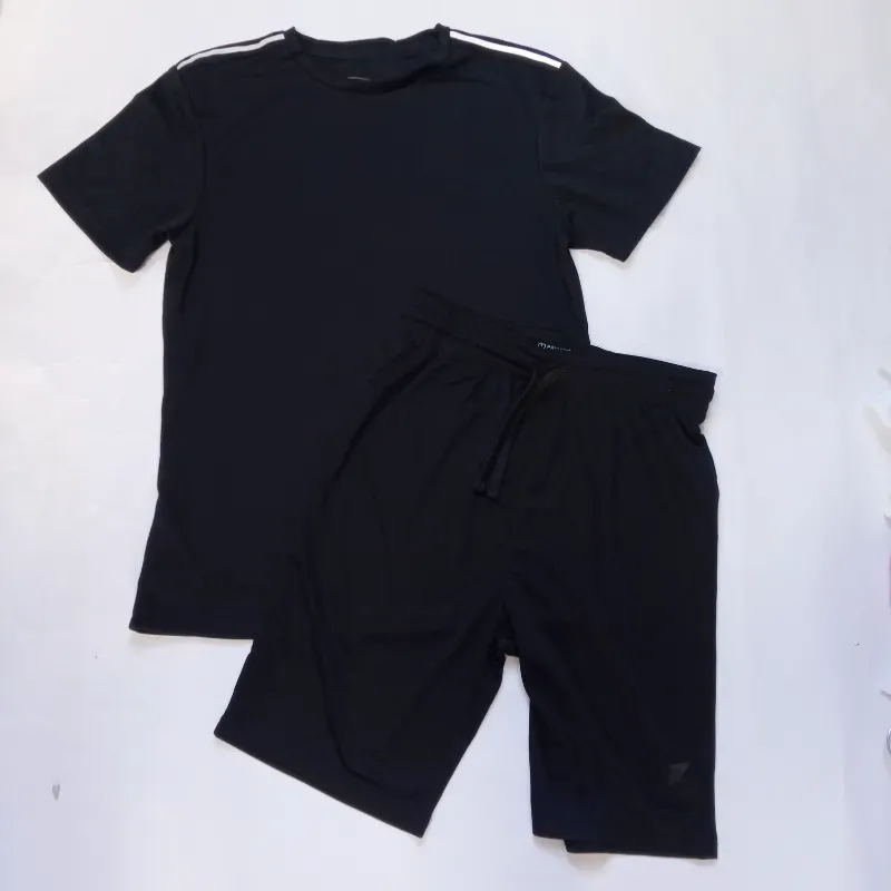 Conjunto deportivo color negro 