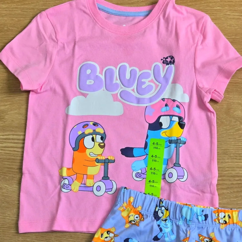 Conjunto rosa de Bluey