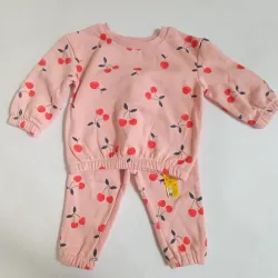Conjunto rosado con cerezas