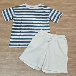 Conjunto Beige y Verde de Rayas.