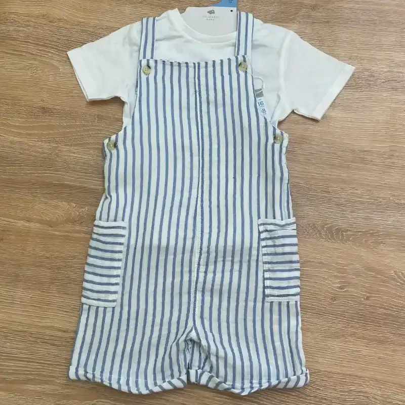 Conjunto tipo overol con rayas blancas y azules