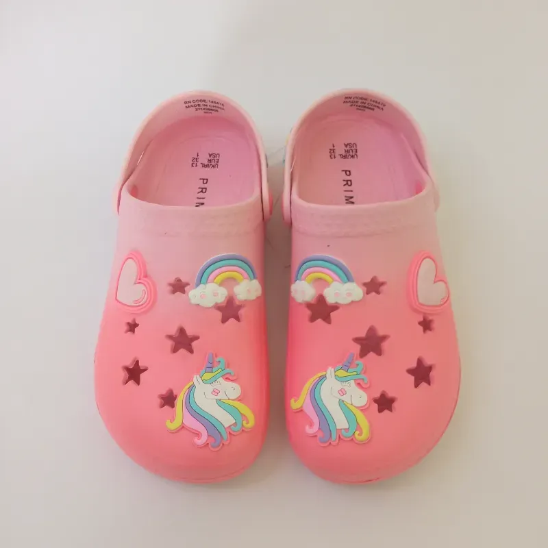 Crocs color rosado con unicornios