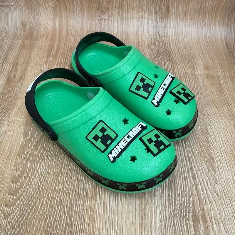 Crocs color verde de Minecraft 