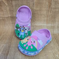 Crocs de Bluey color Rosado