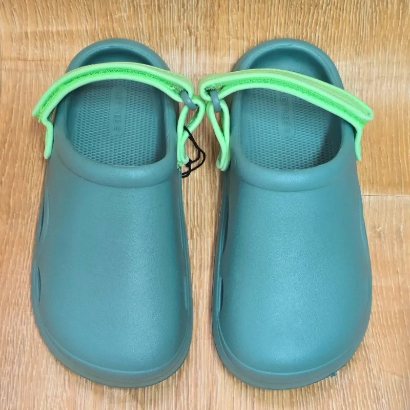 Crocs de color verde