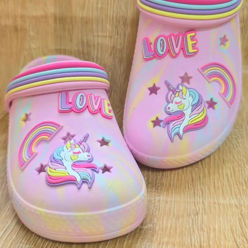 Crocs de Unicornio y arcoiris