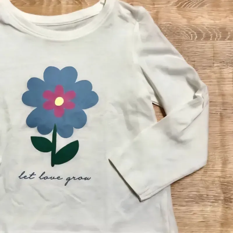 Enguatada blanca con flor