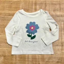 Enguatada blanca con flor 