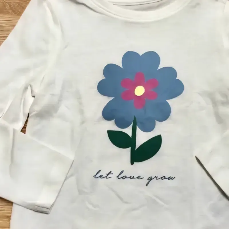 Enguatada blanca con flor