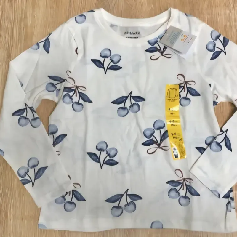 Enguatada con cerezas azules 