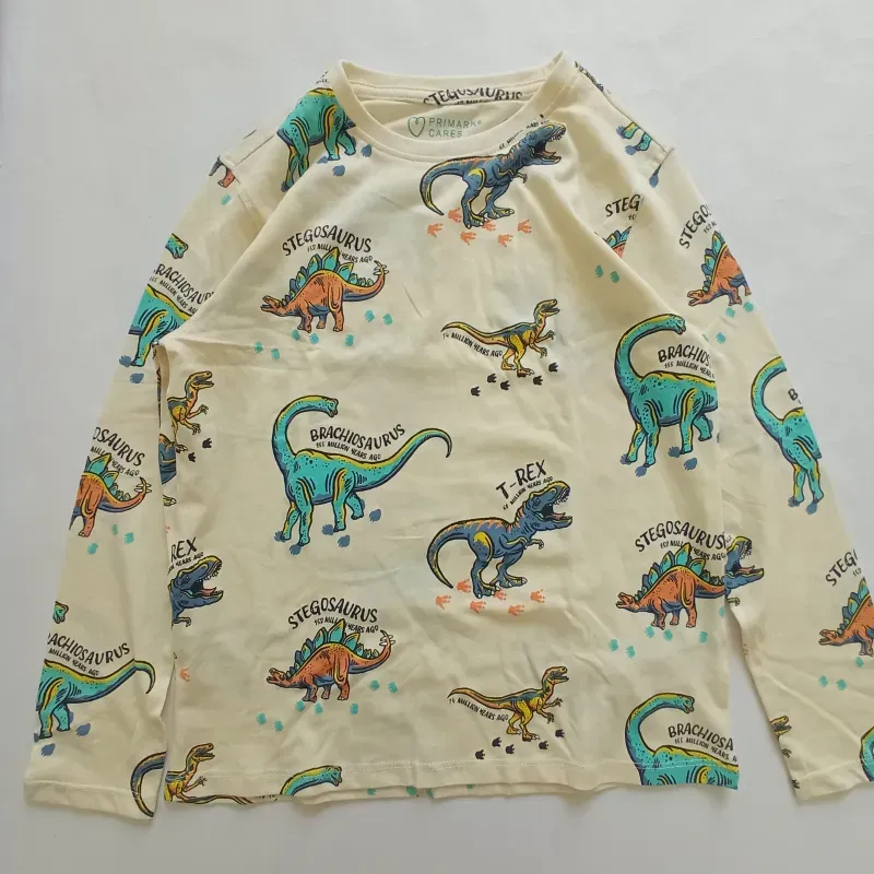 Enguatada con dinosaurios