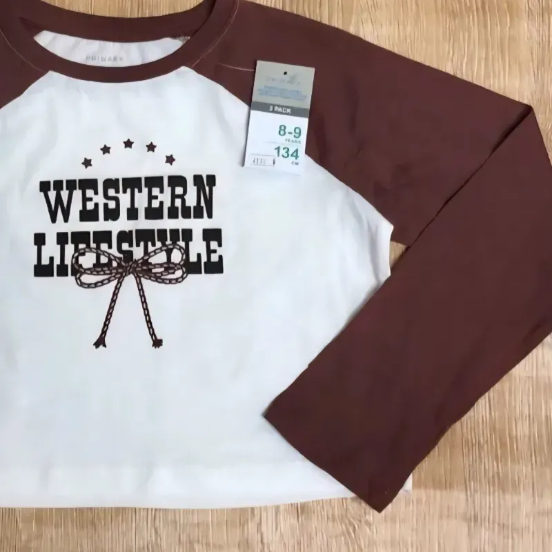 Enguatada con mangas color rojo vino