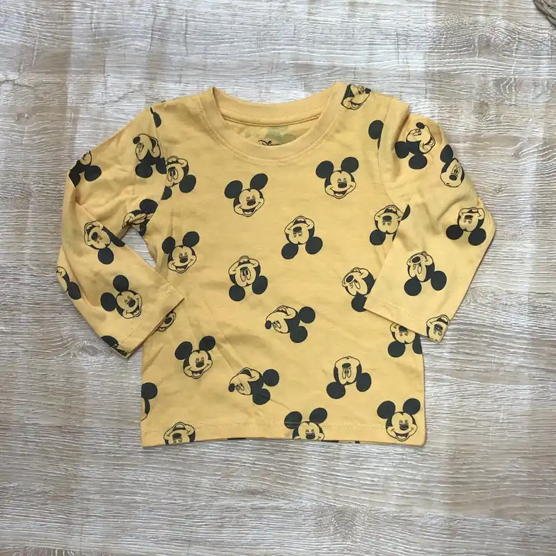 Enguatada de Mickey Mouse color amarillo 