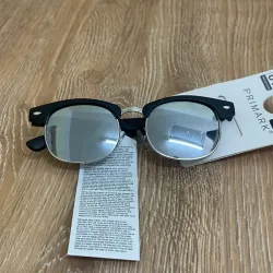 Gafas con armadura de color negro 