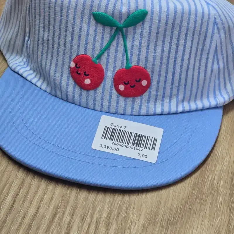 Gorra color azul con rallas de Cereza