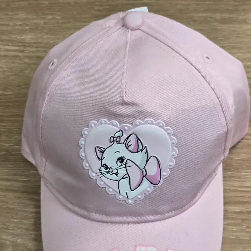 Gorra color rosa de Marie