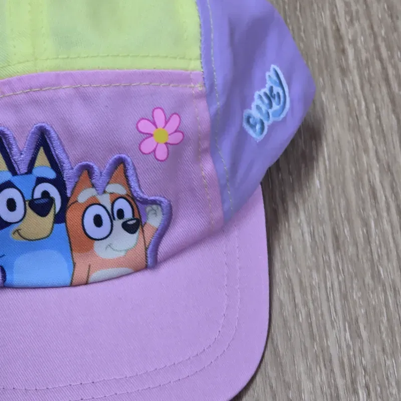 Gorra de Bluey color rosada