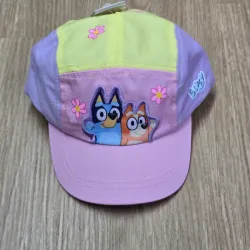 Gorra de Bluey color rosada