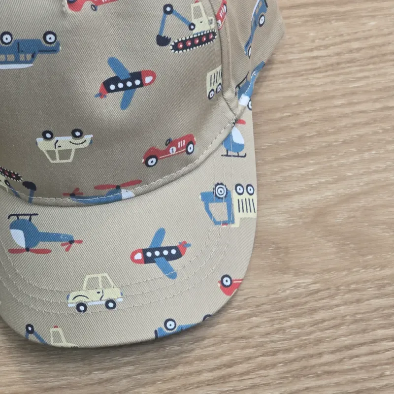 Gorra de carros y aviones