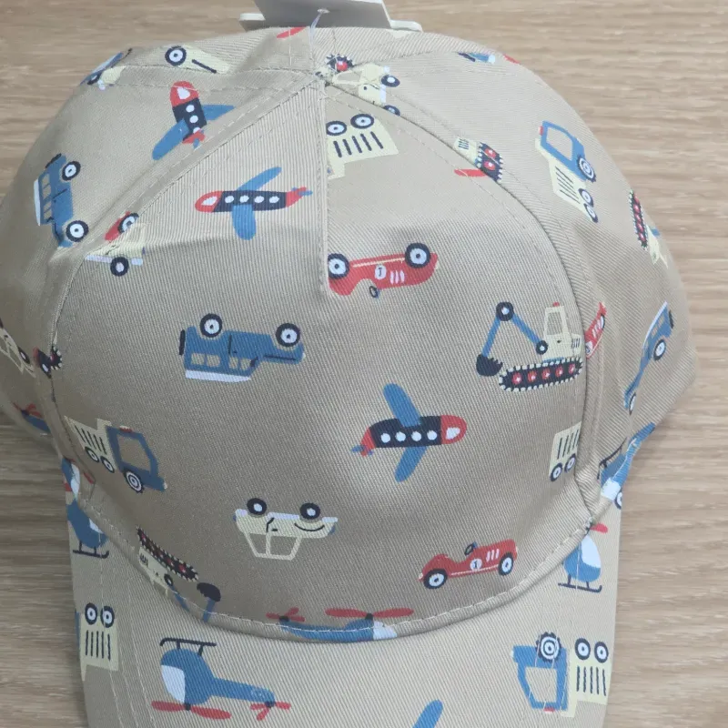 Gorra de carros y aviones