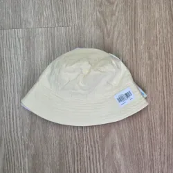 Gorro color amarillo para bebes